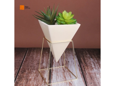   Wholesale  Custom Garden decor polyresin Beige  Inverted triangle pattern Flower Pot for Garden 