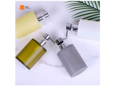  Round Polyresin Bathroom Set Bulk Liquid Soap Dispensers in Translucent Yellow Gray Green Clear with Hand Resin Soap Dispenser