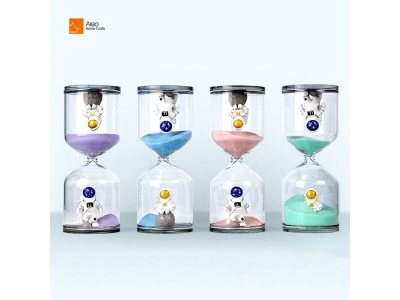 Modern Art Toy Custom Hourglass Sand Timer Creative Astronaut Sand Glass Timer for Timing Space-Themed Desktop Decoration