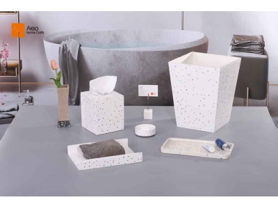  Custom Home Bathroom Resin White polka dot pattern Bathroom Set for Hotels and Households