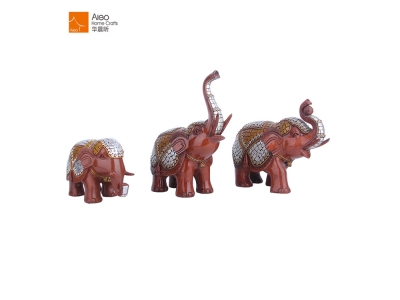 China Wholesale Statues Indian Resin Elephant Family Figurines For Home Decoration Handmade Stand Elephant Crafts